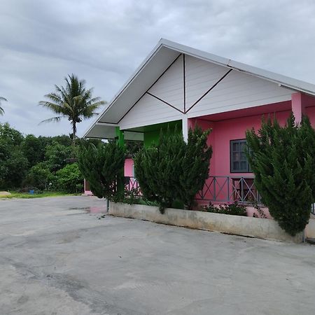 Chanakarn Guesthouse サンクラブリー エクステリア 写真